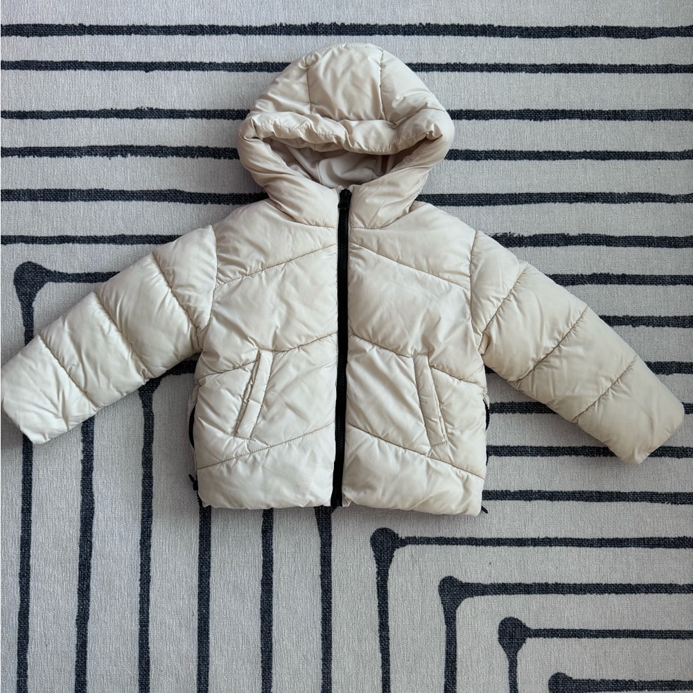 Zara - White/Cream Light Puffer Coat - Size 6 / 116CM
